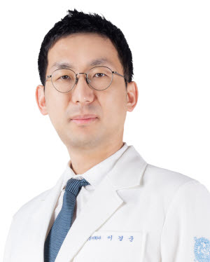 Kyong Joon Lee